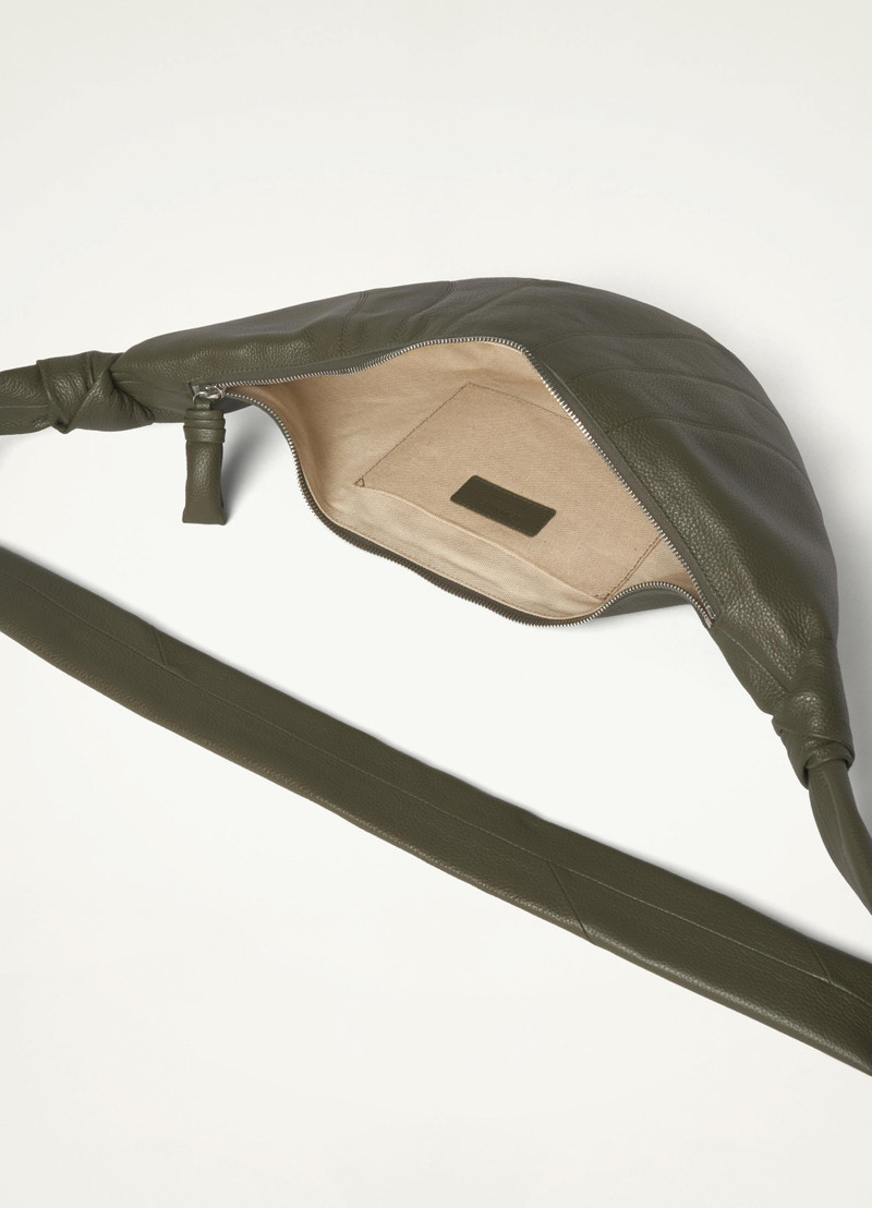 Lemaire MEDIUM CROISSANT BAG
SOFT GRAINED LEATHER outlook