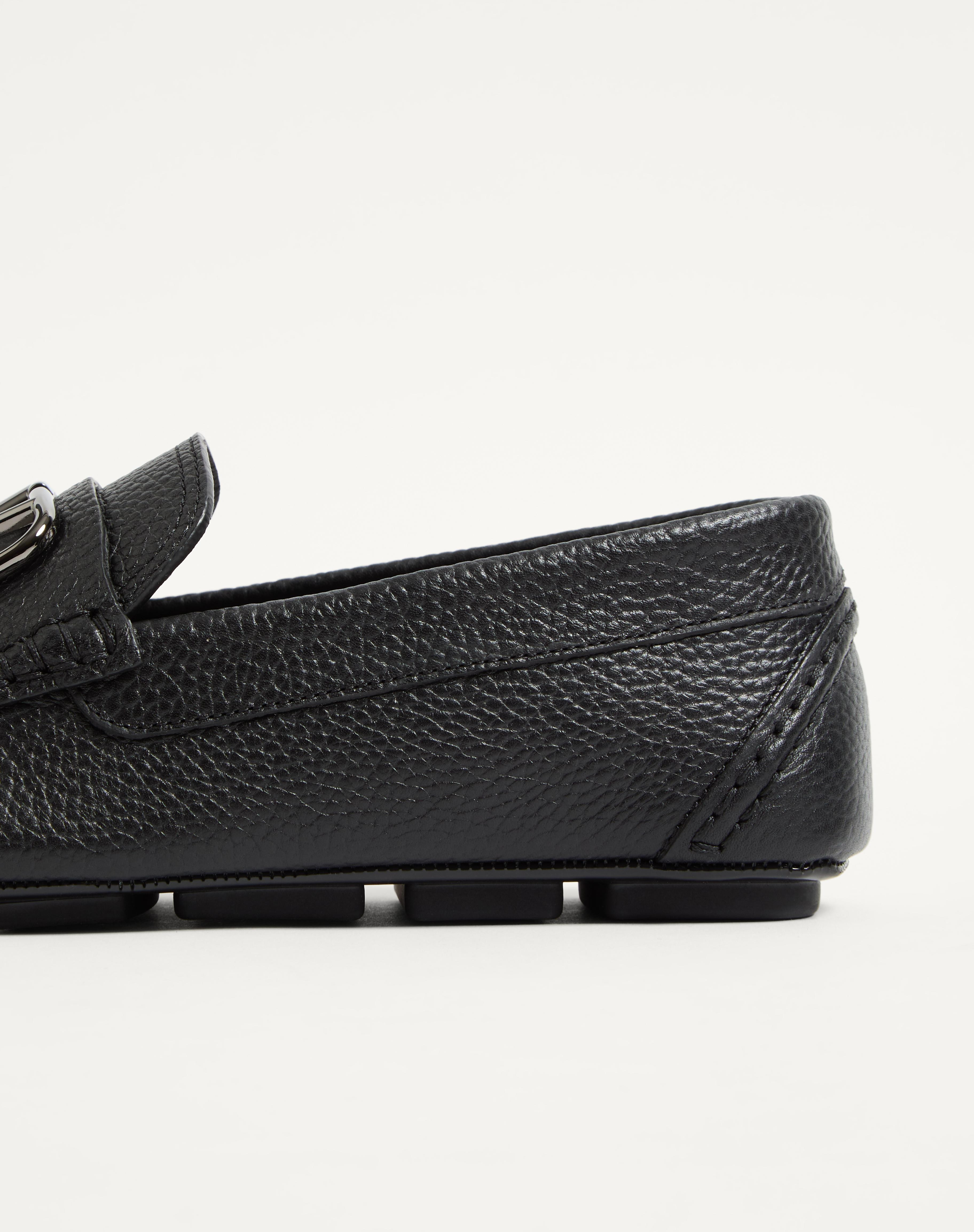 VLOGO SIGNATURE GRAINY CALFSKIN DRIVING SHOE - 7