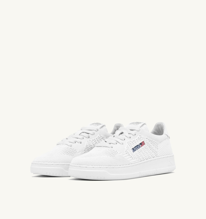 AUTRY MEDALIST EASEKNIT LOW SNEAKERS IN WHITE FABRIC outlook
