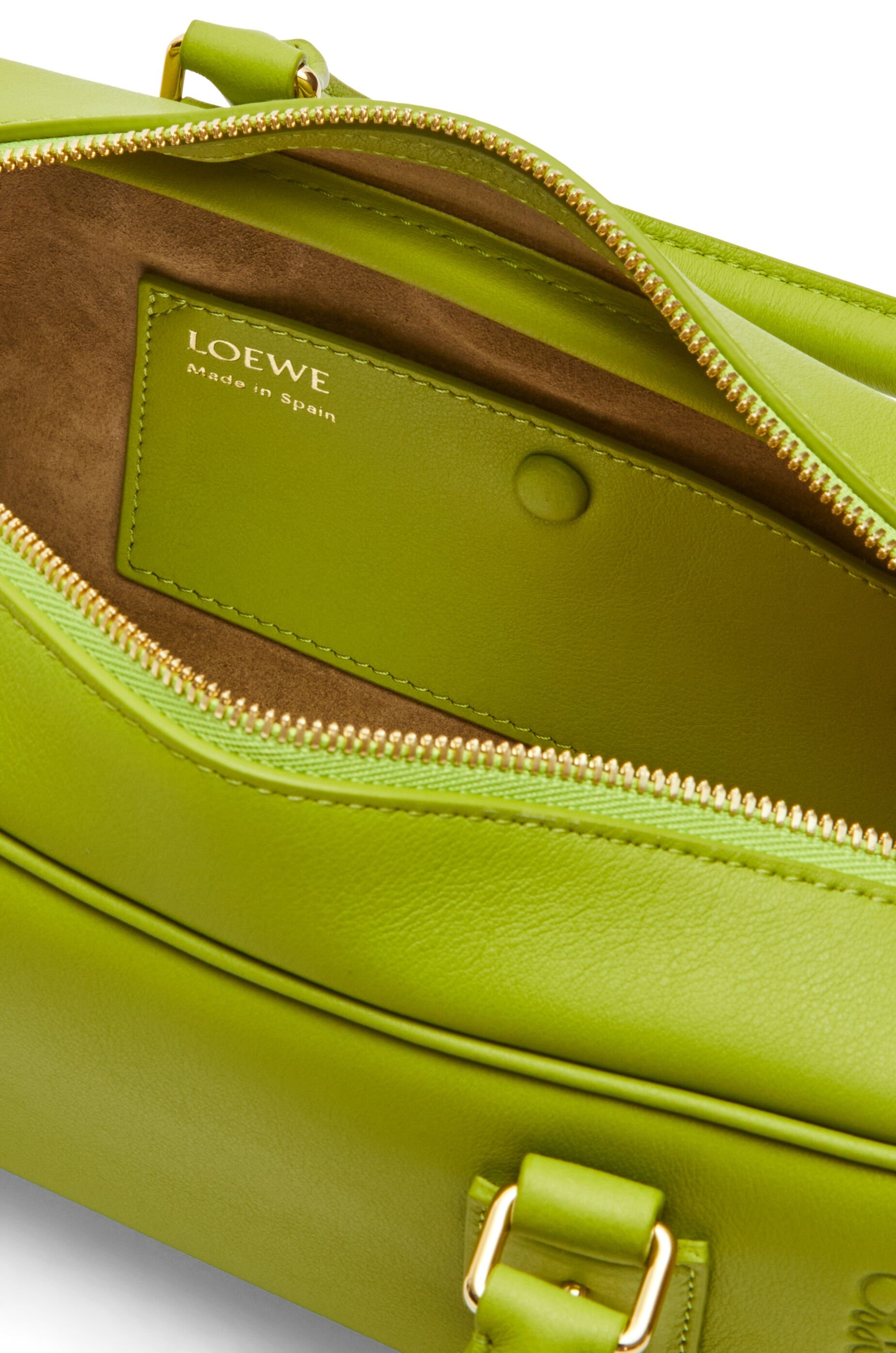 Loewe Amazona 23 Cropped bag in nappa calfskin | REVERSIBLE