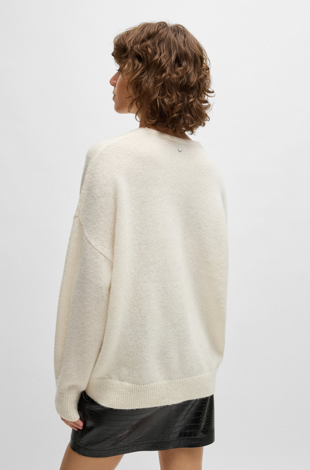 WOOL-BLEND RELAXED-FT SWEATER WITH V NECKLINE - 4