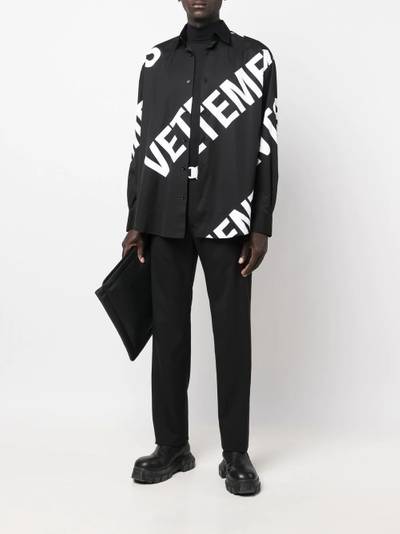 VETEMENTS giant logo-print cotton shirt outlook