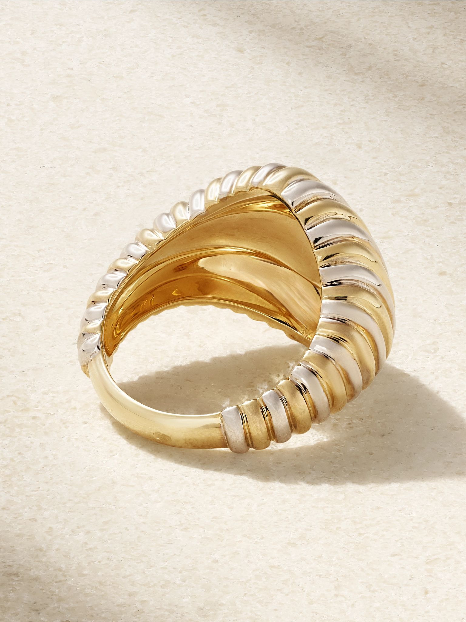 Chevalière Berlingot 9-karat yellow and white gold diamond signet ring Gold - 3
