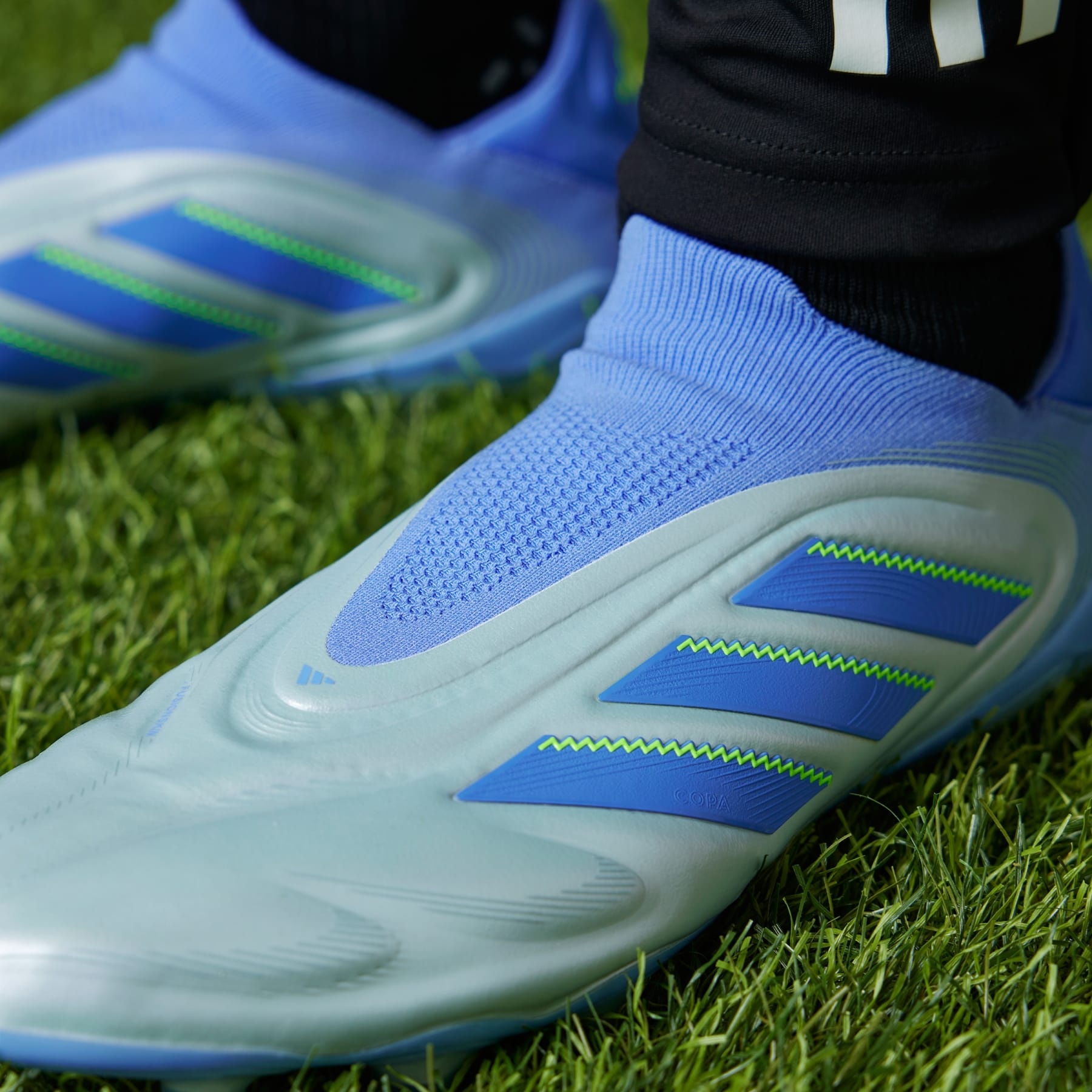 Copa Pure 3 Elite Laceless Firm Ground Cleats - 10