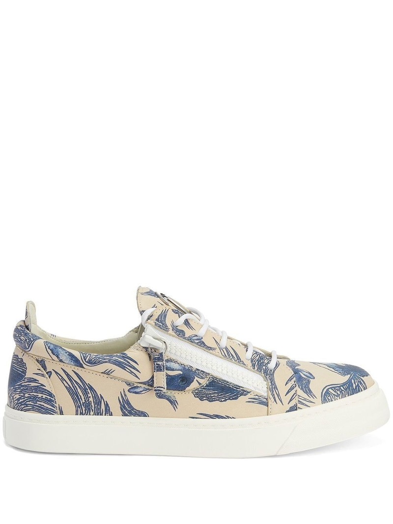 abstract print low-top sneakers 1