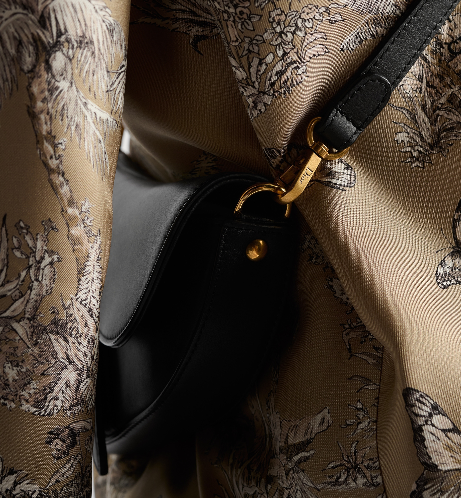 Small Saddle Multicarry Bag with Strap - 3