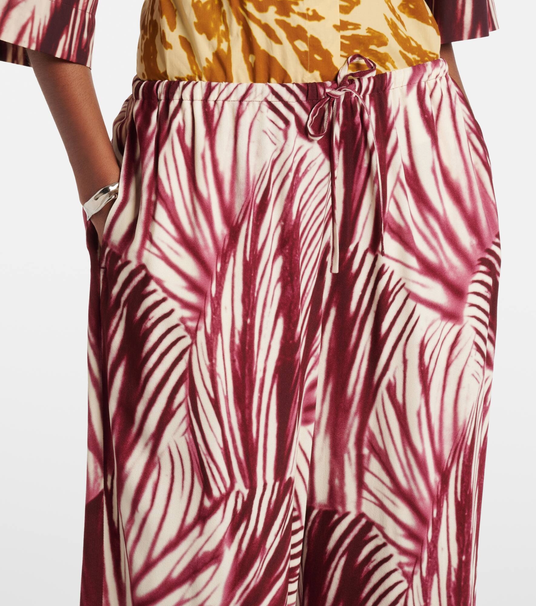 Printed crêpe wide-leg pants - 4