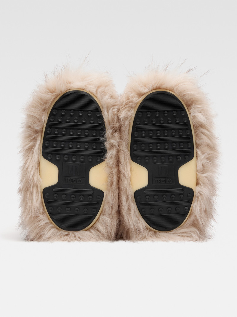 The Jacquemus Yeti Moon Boot 5