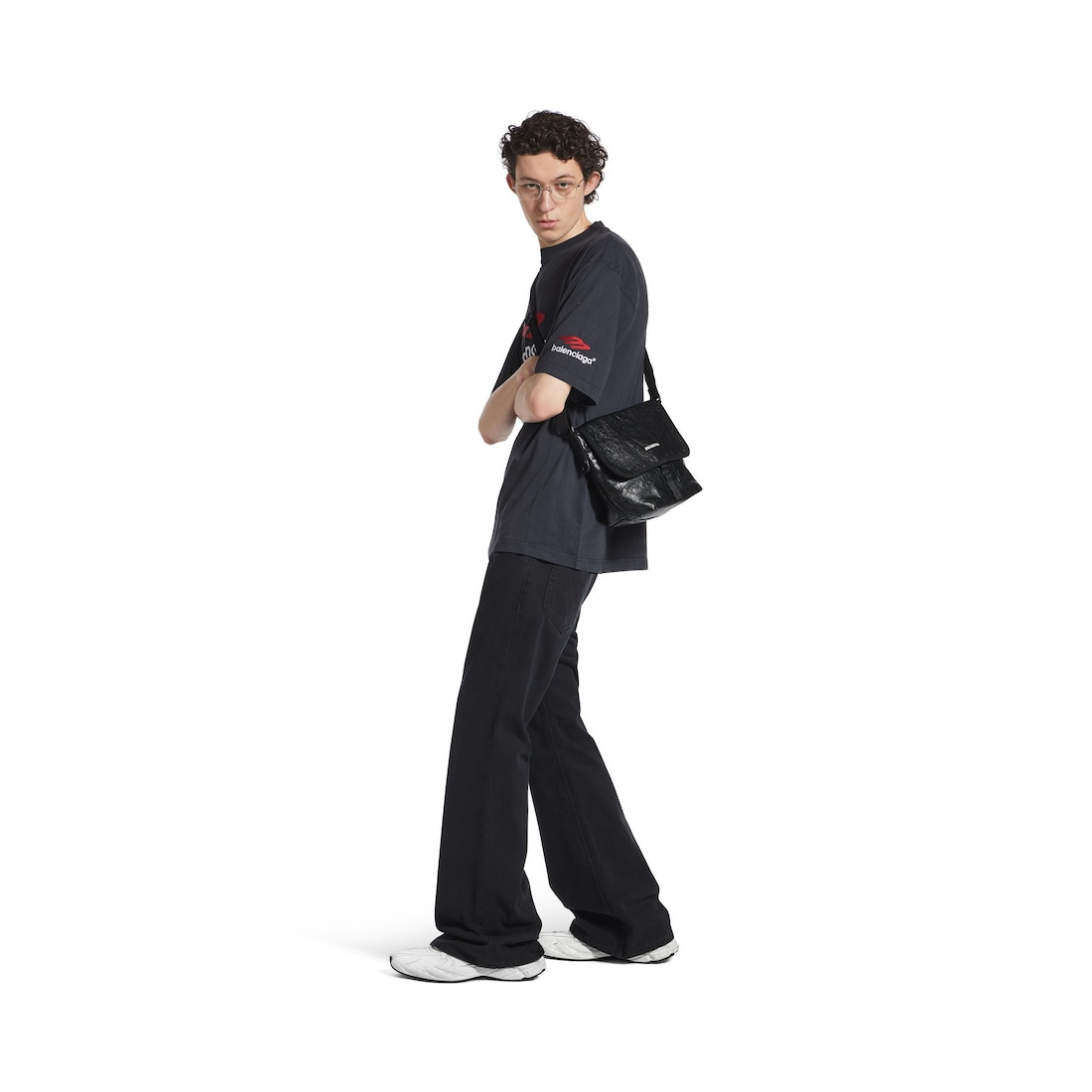 Men's Explorer Small Messenger Bag in Black - 7