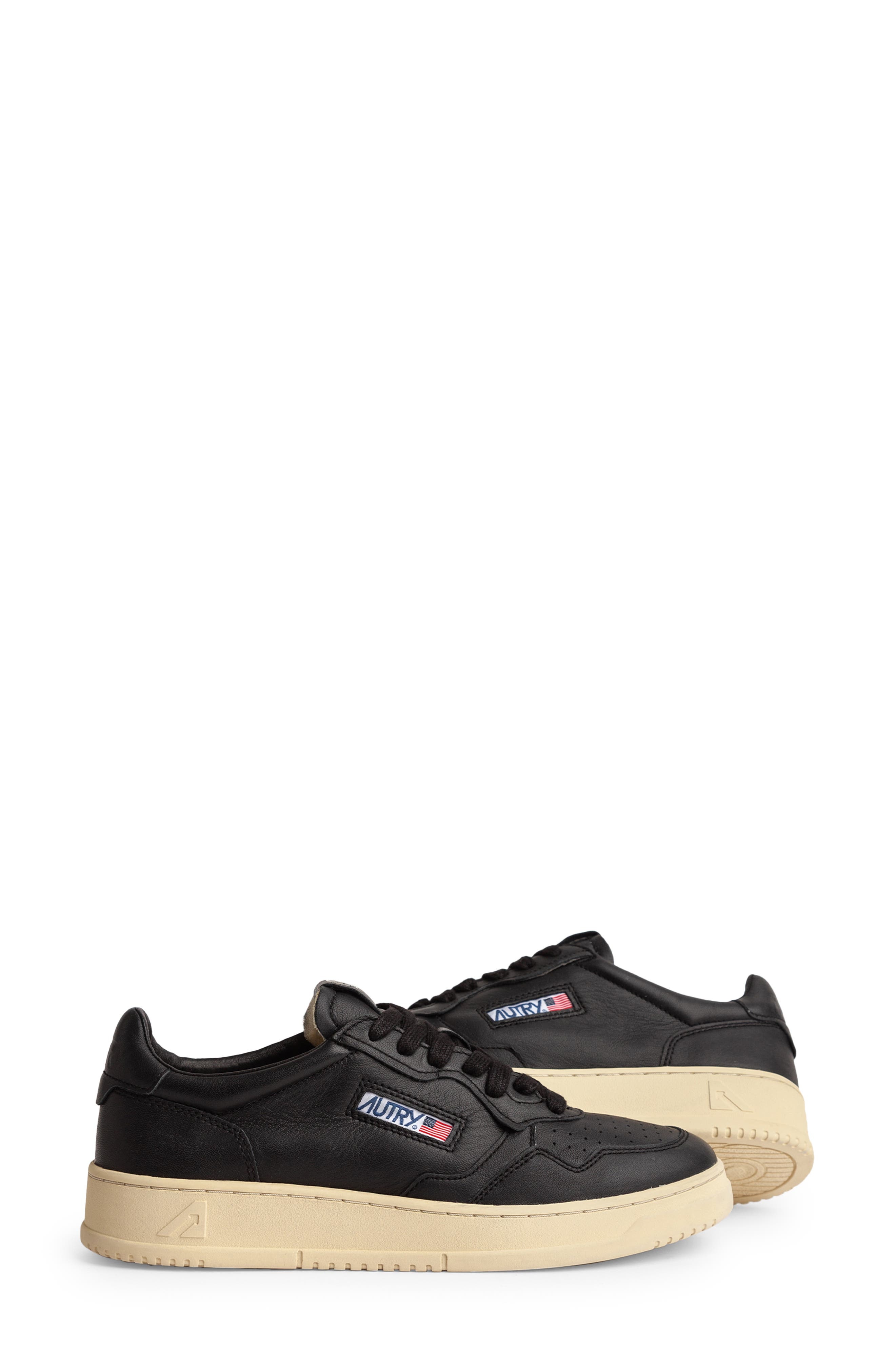 AUTRY Medalist Low Sneaker in Black at Nordstrom - 5
