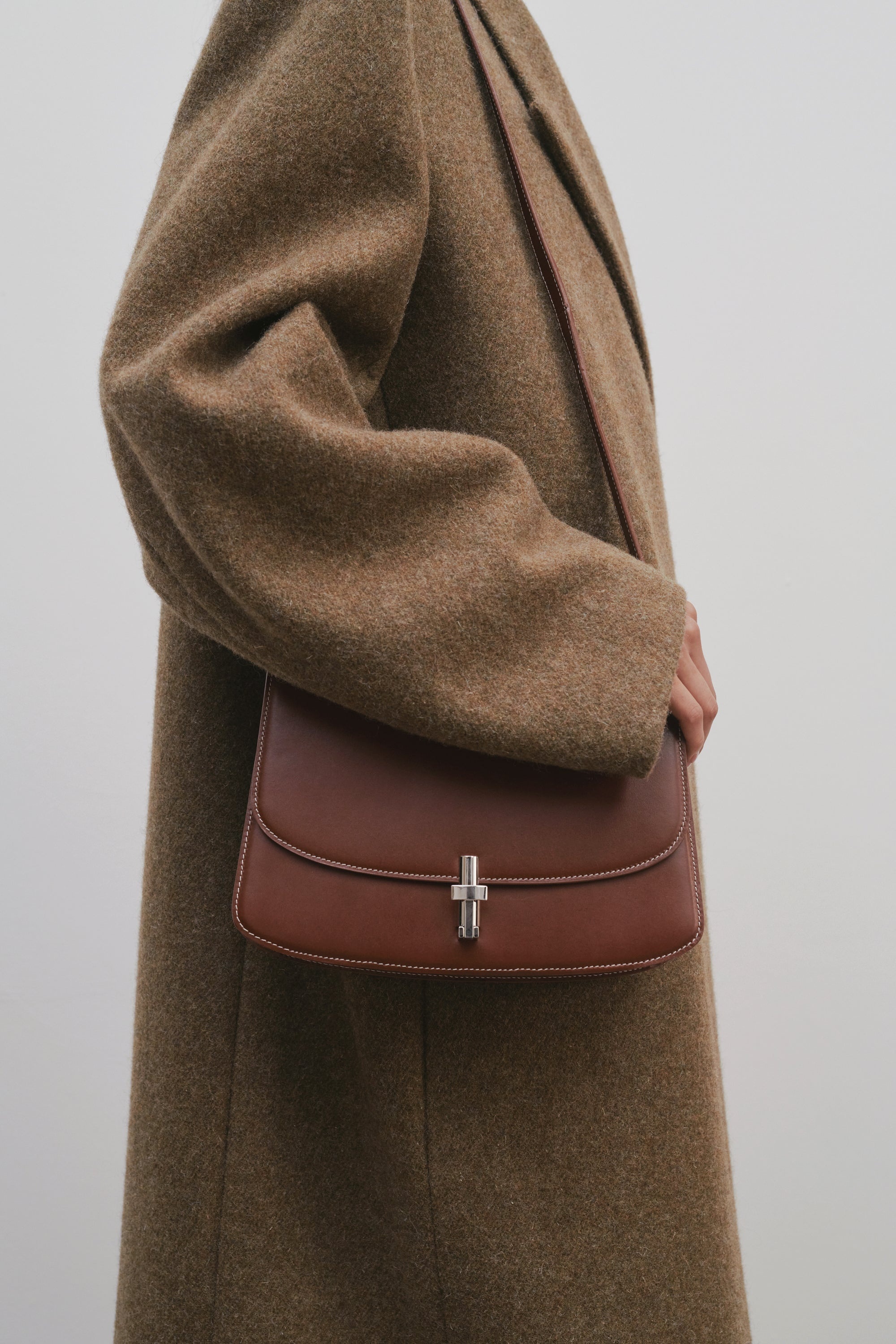 Sofia 10.00 Shoulder Bag in Leather - 4