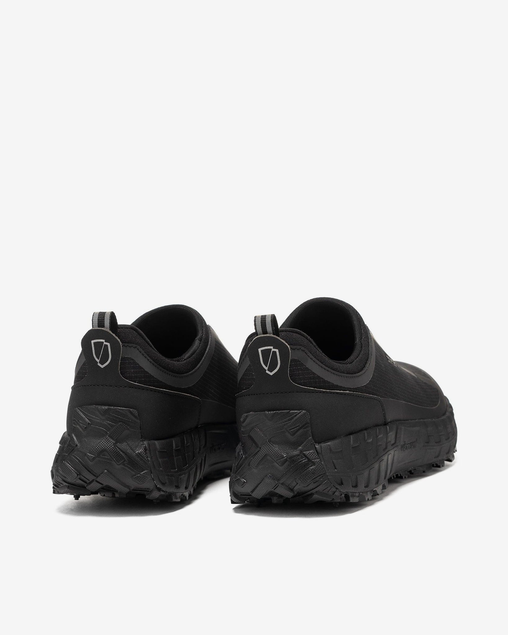 003 Pitch Black - 3