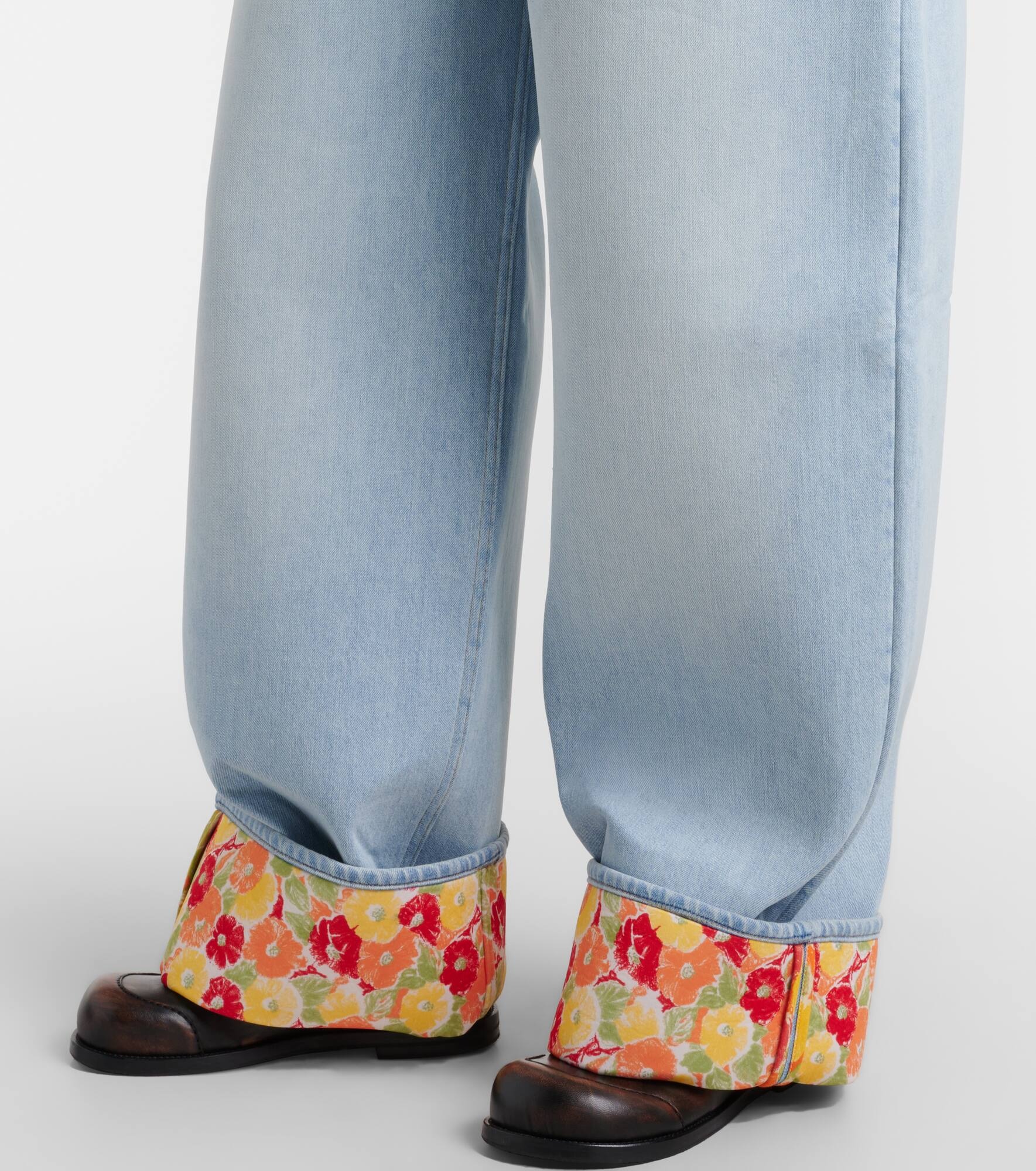 High-rise barrel-leg jeans - 6
