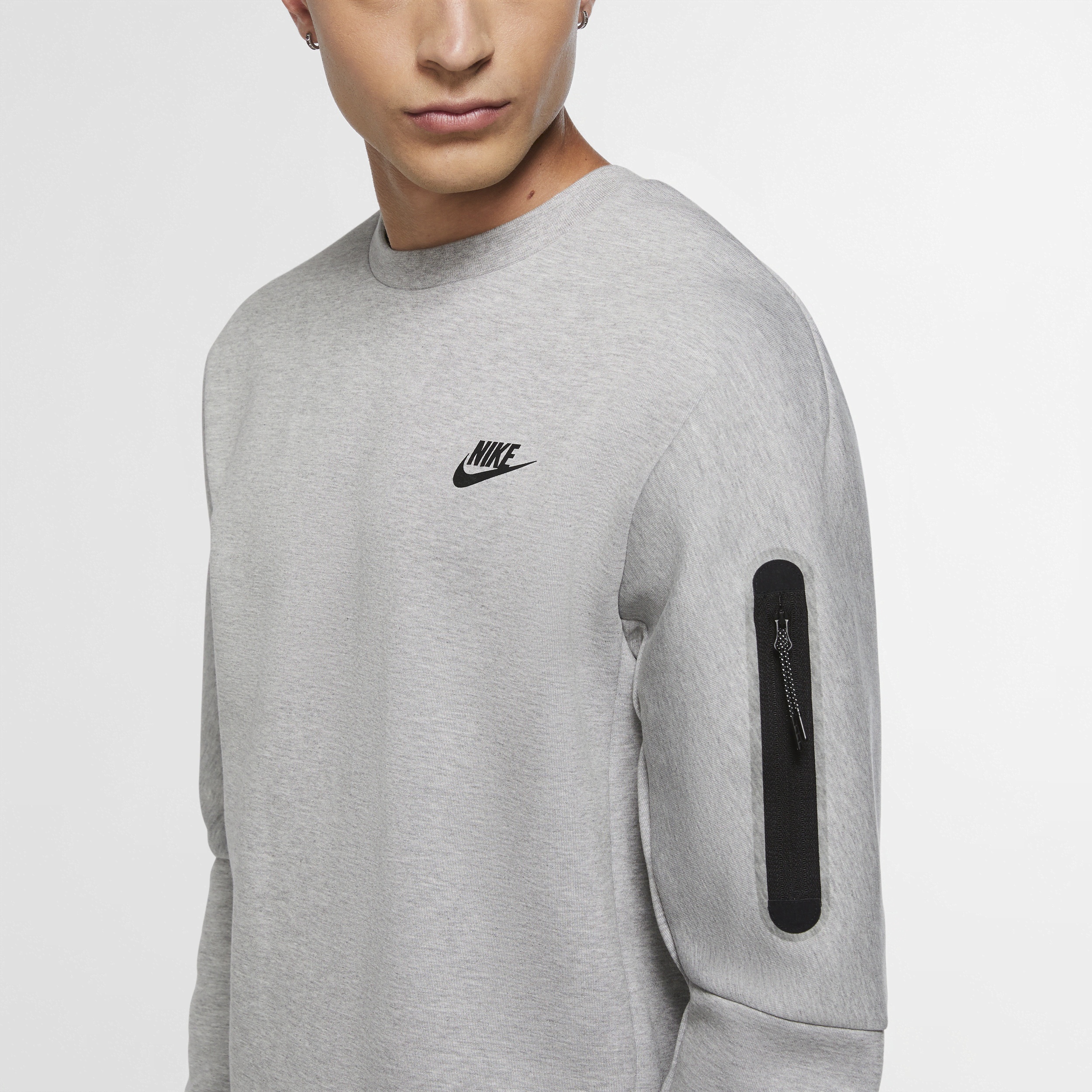 Tech fleece crew sweatshirt deals