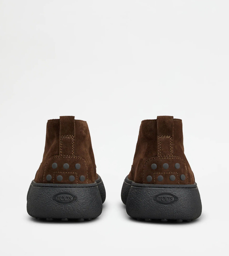 Tod's TOD'S W. G. DESERT BOOTS IN SUEDE - BROWN outlook