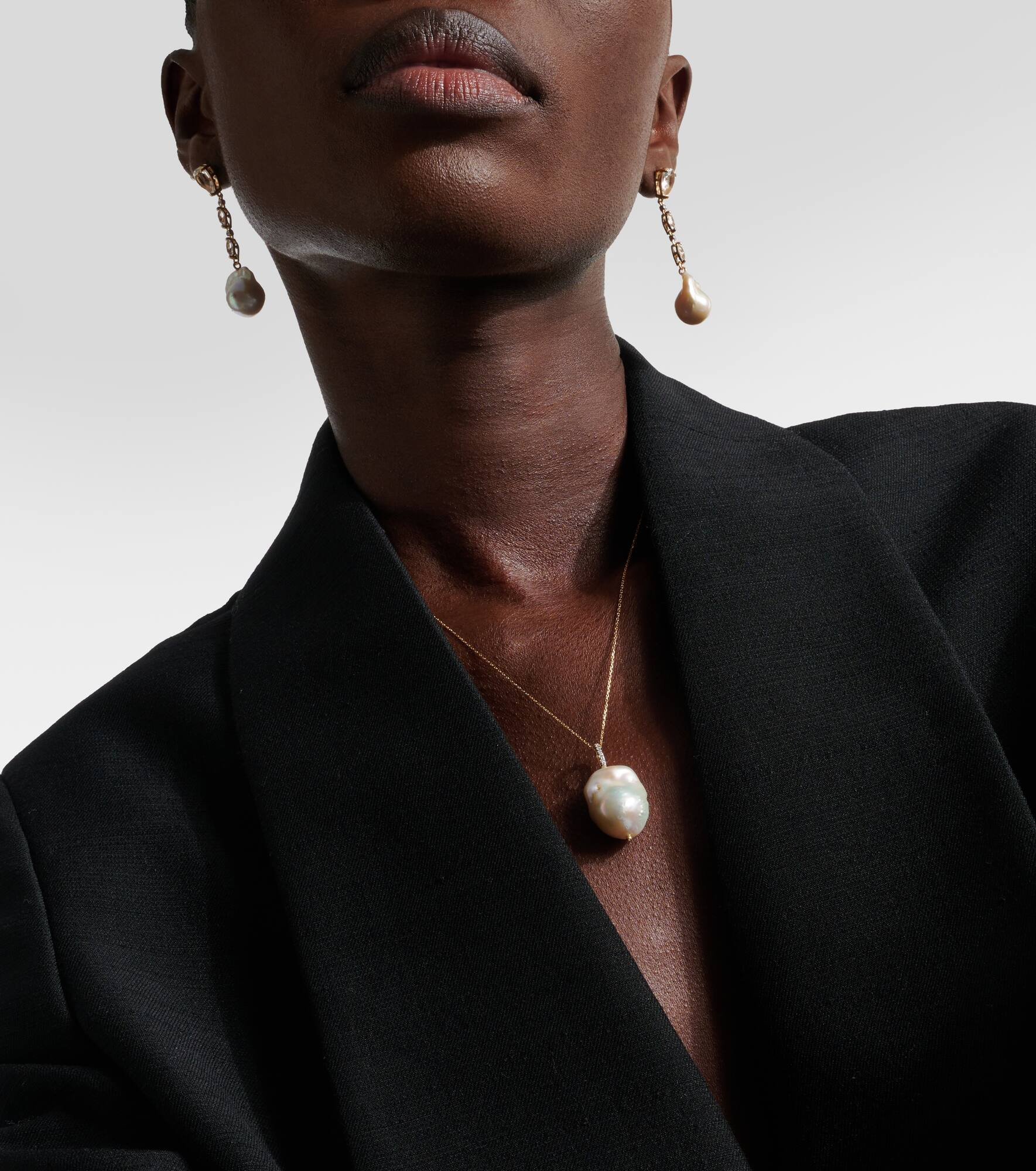 14kt gold necklace with Baroque pearl and diamonds - 2
