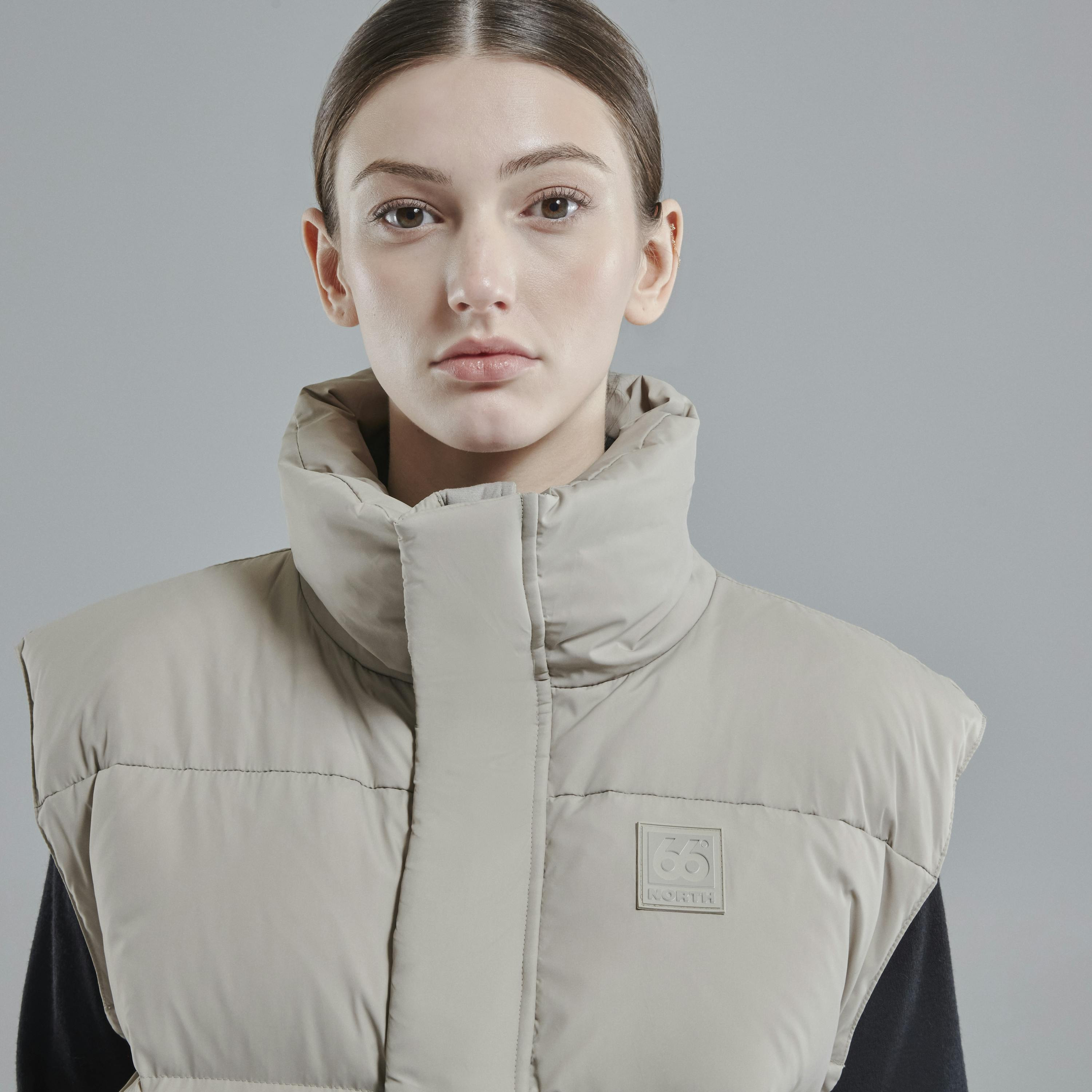 Dyngja Down Vest (Unisex) - 3