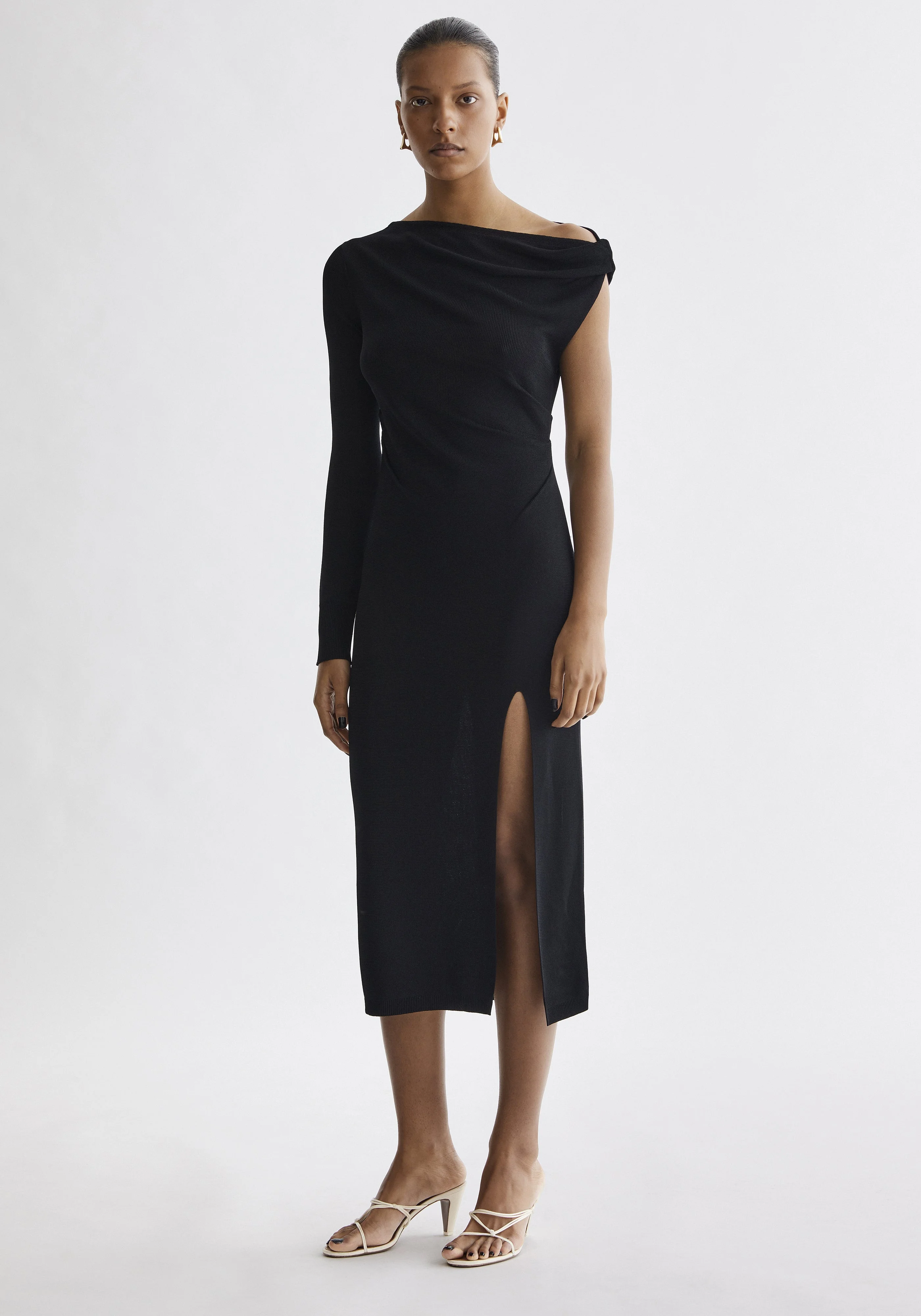 SOPHIA
Asymmetric off shoulder dress - 1