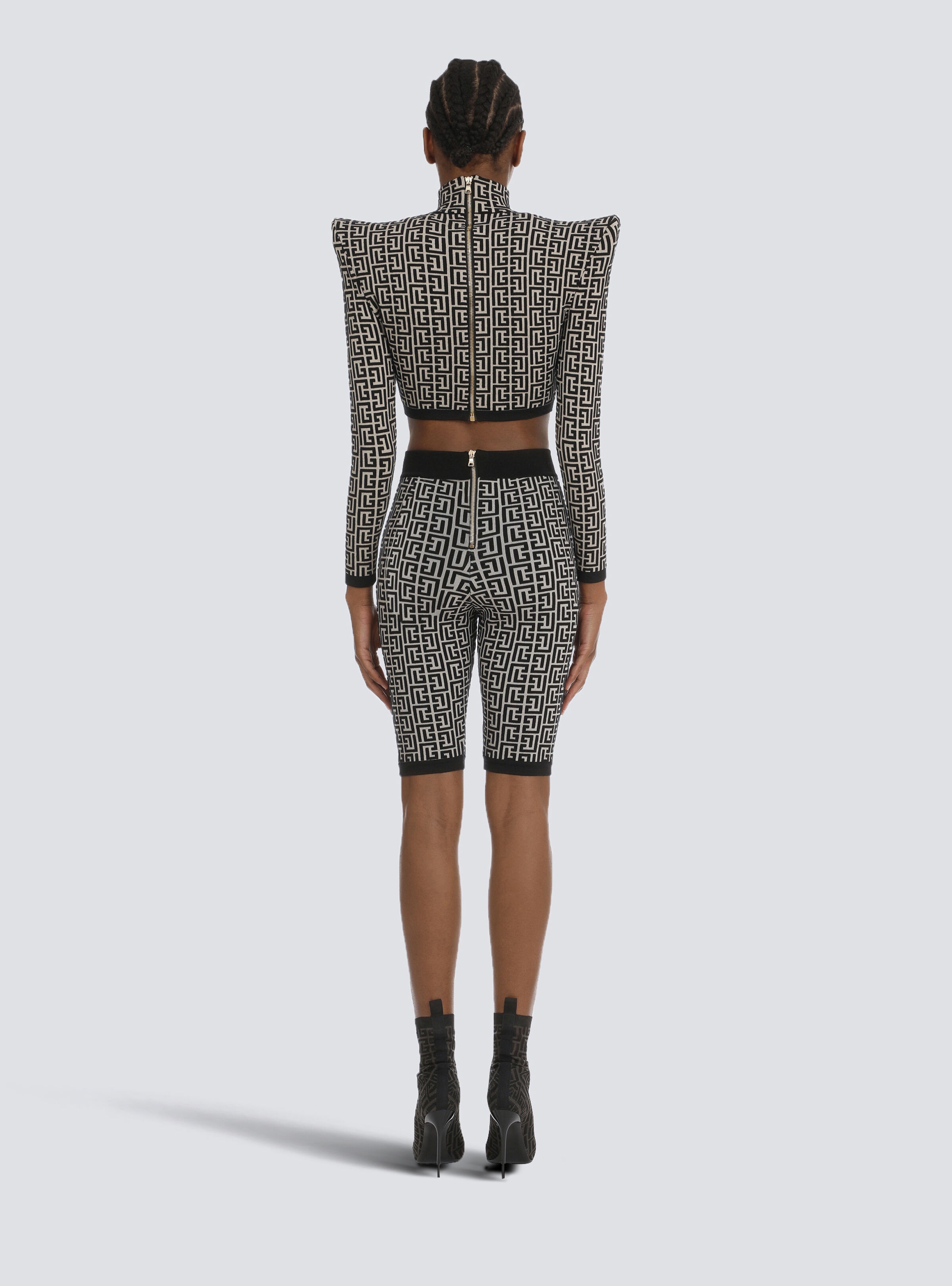 Bicolor jacquard knit shorts with Balmain monogram - 4
