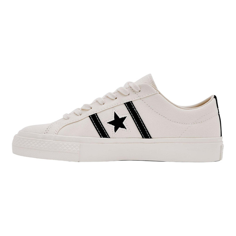 Comme des Garçons PLAY CDG Play One Star Academy Pro outlook