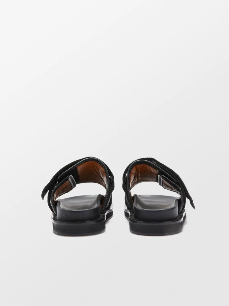 PADDED SANDAL 4