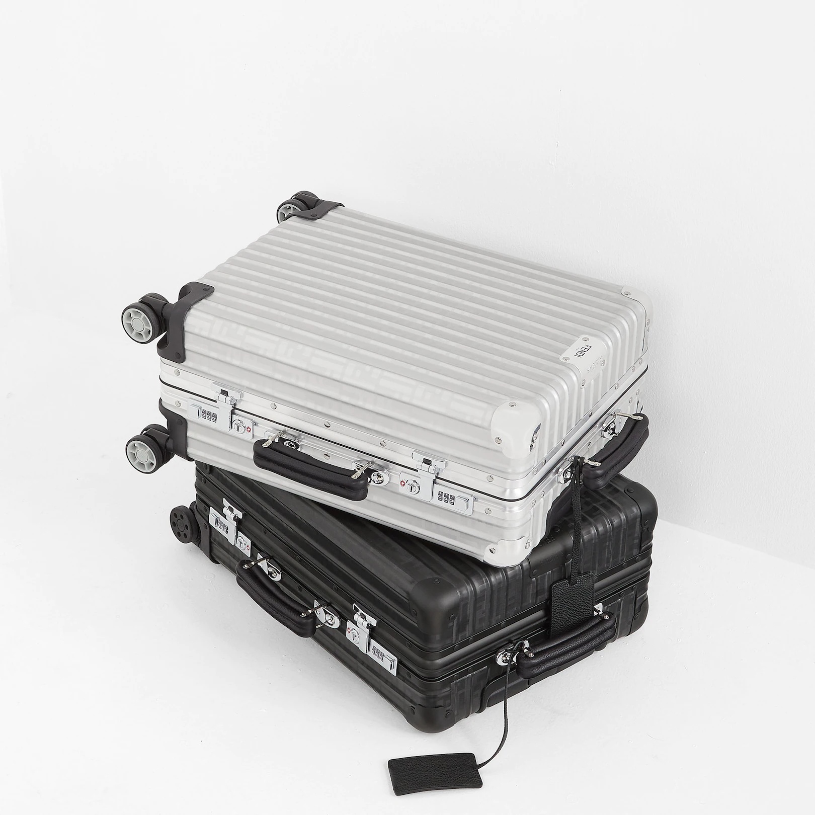 Aluminum trolley case with leather details - 6