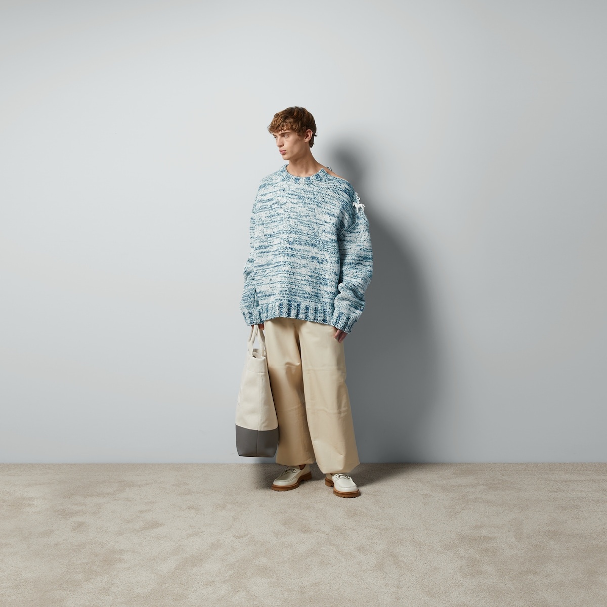 Knit wool sweater with label - 2