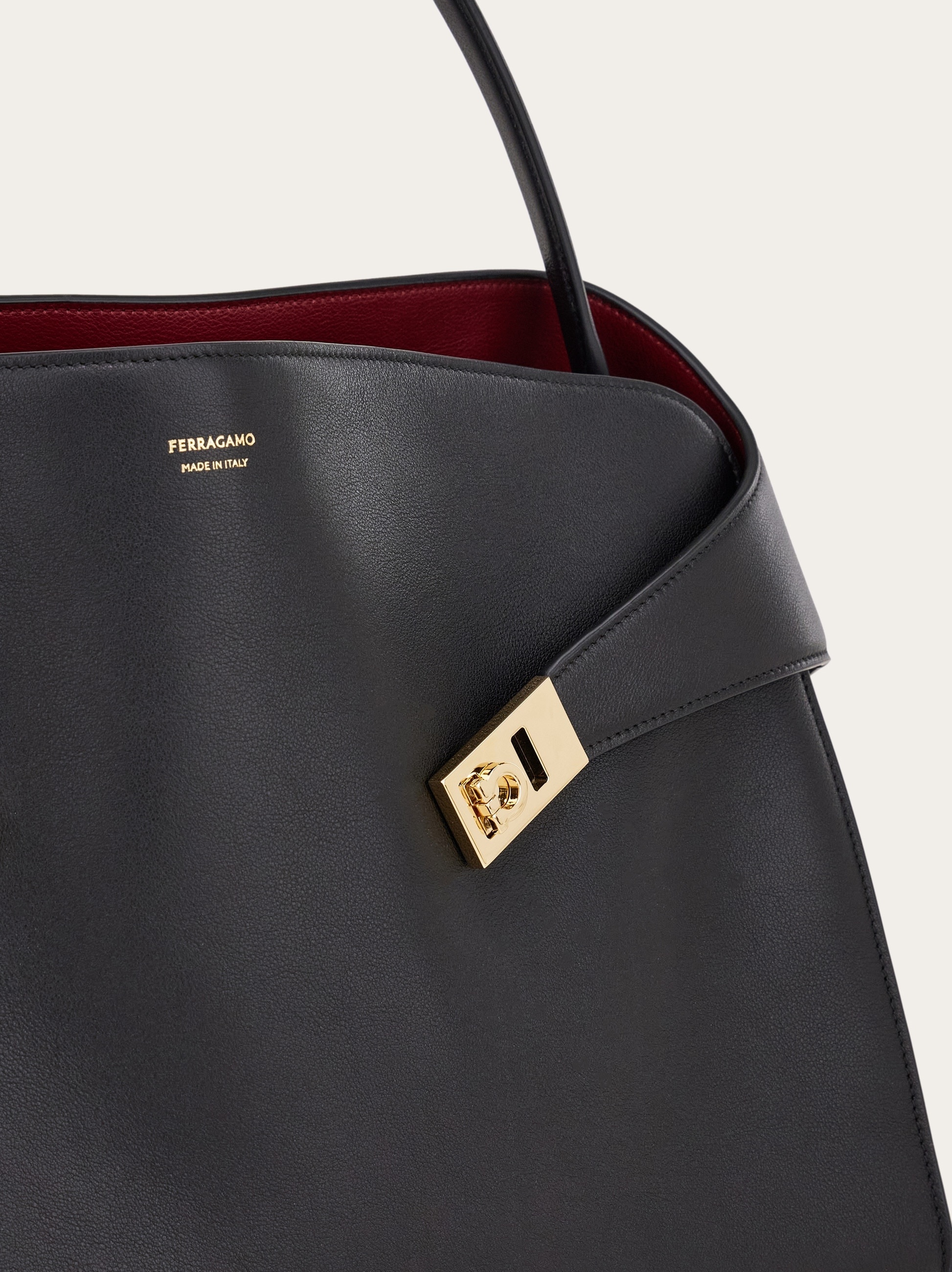Hug Soft bicolor shoulder bag (M) - 7