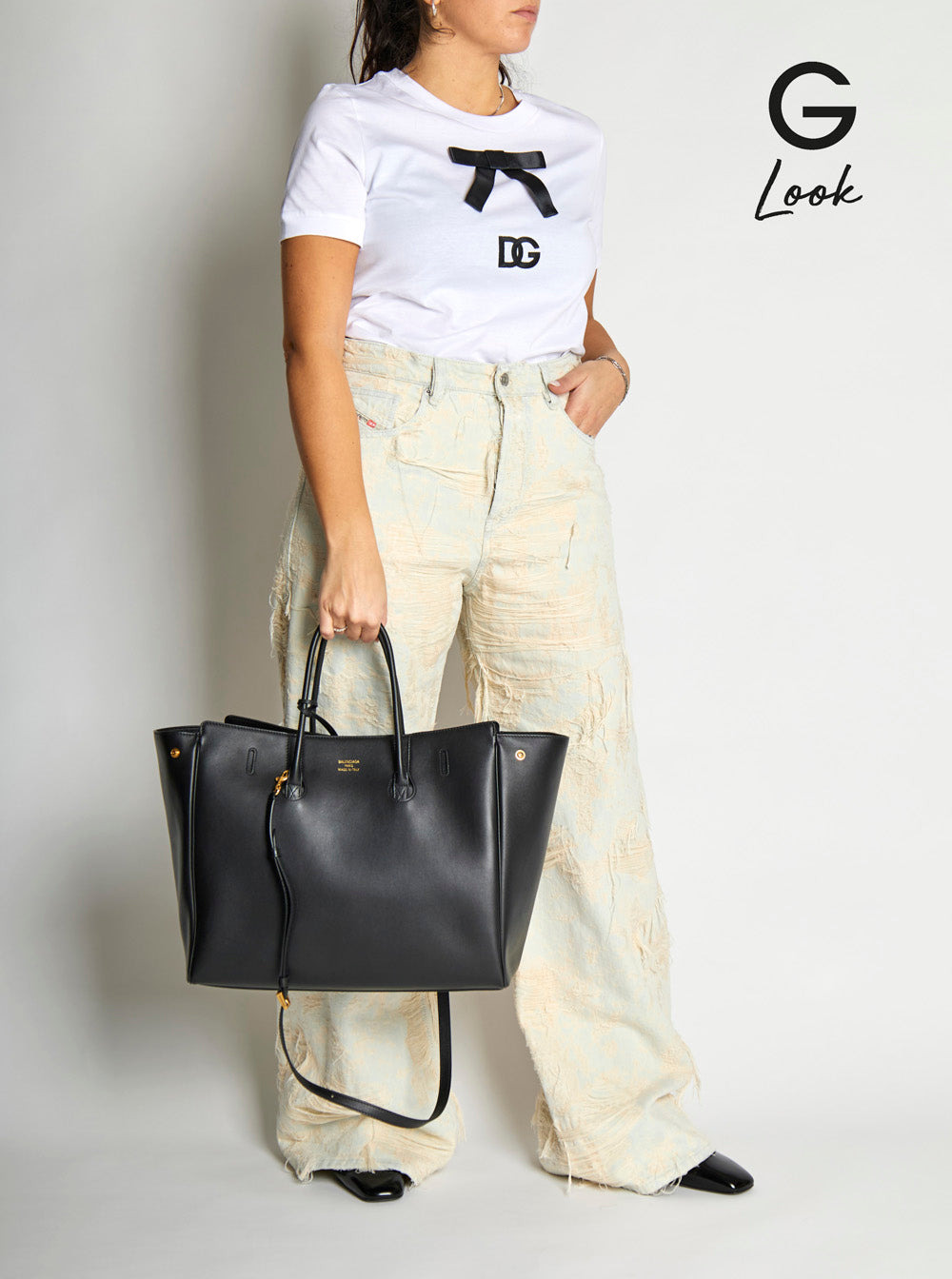 Balenciaga Women 'Hampton Medium' Black Handbag With Embossed Logo On The Front And Removable Key Ri - 6