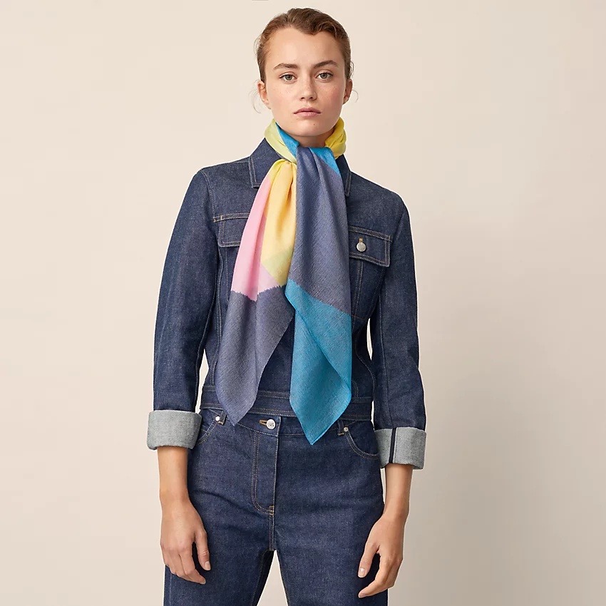 H 2002 scarf 100 - 3