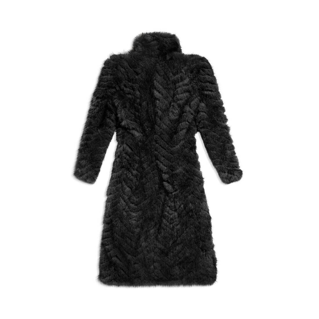 Round Shoulder Fitted Coat in Black - 2