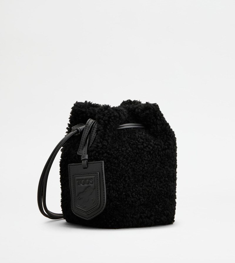 BUCKET BAG IN SHEARLING MICRO - BLACK 2