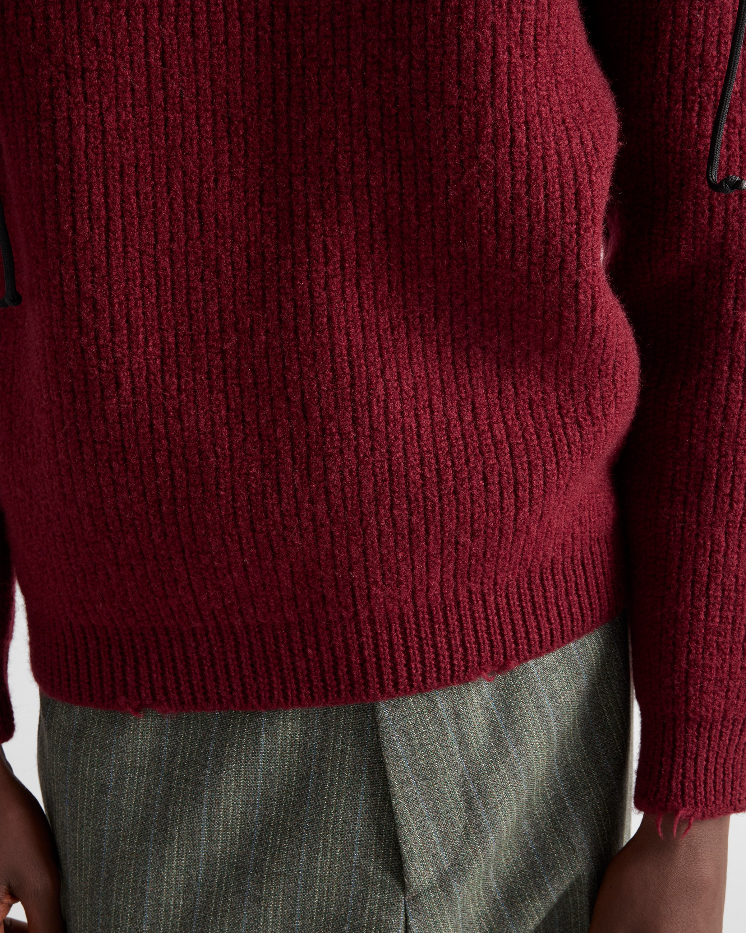 Wool crew-neck sweater with pendant - 4