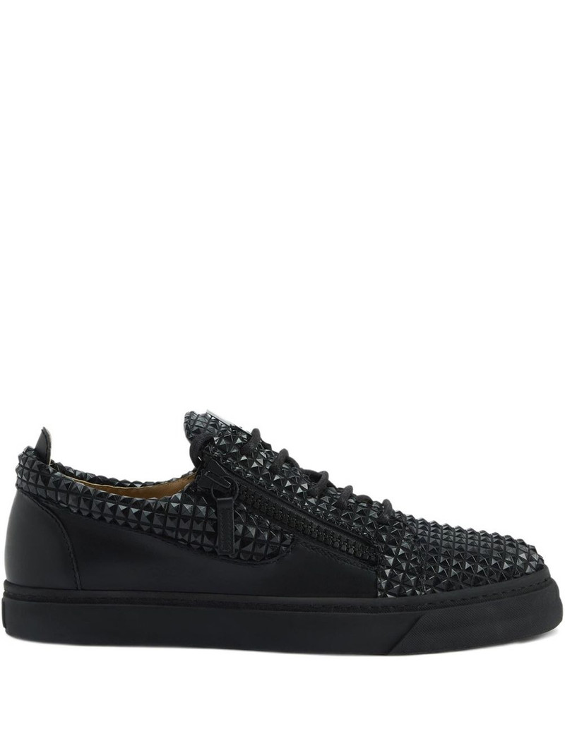 The Manhattan sneakers 1