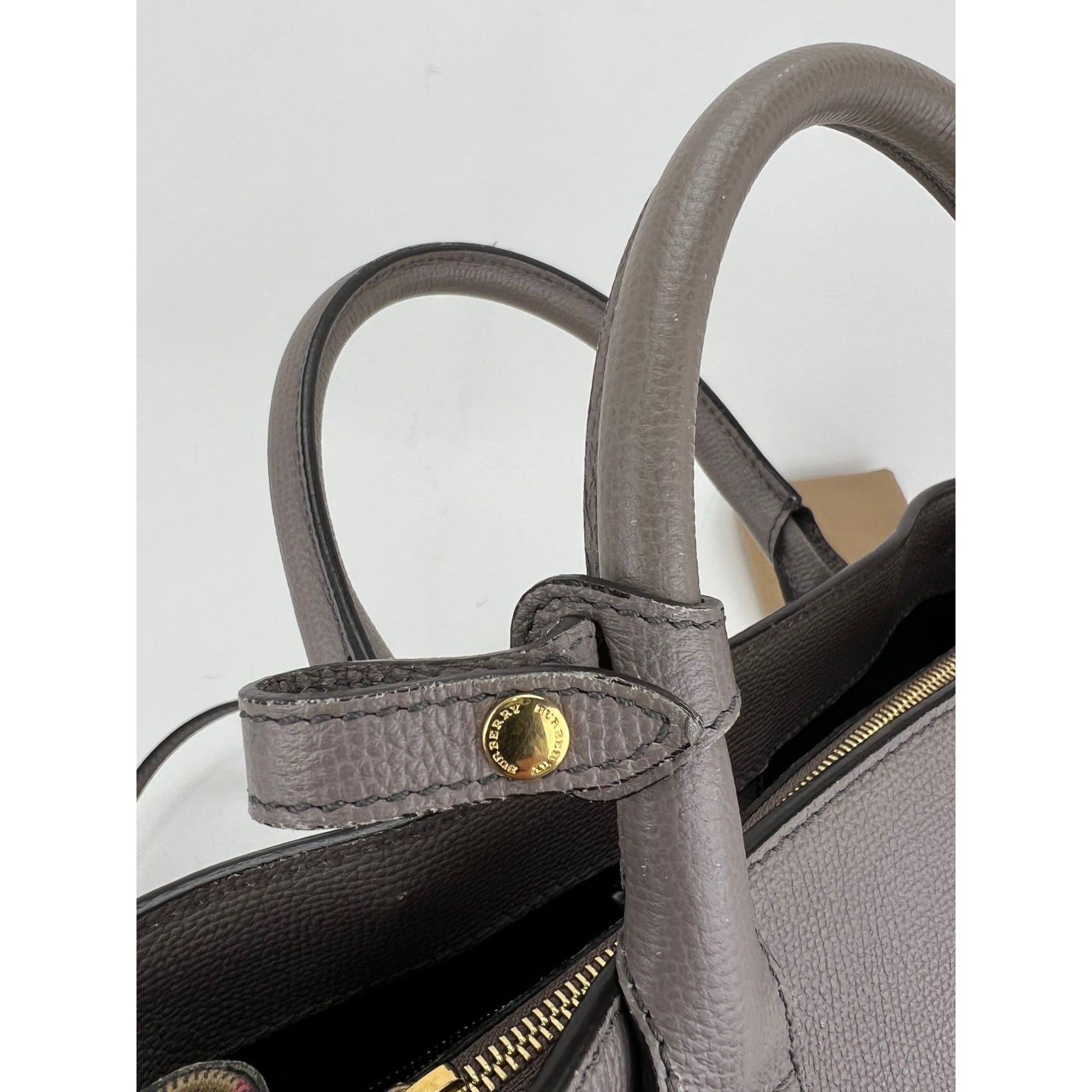 Debsluxurycloset - Burberry Tote Banner House Check Leather Canvas Medium Hand Shoulder Bag preowned - 17