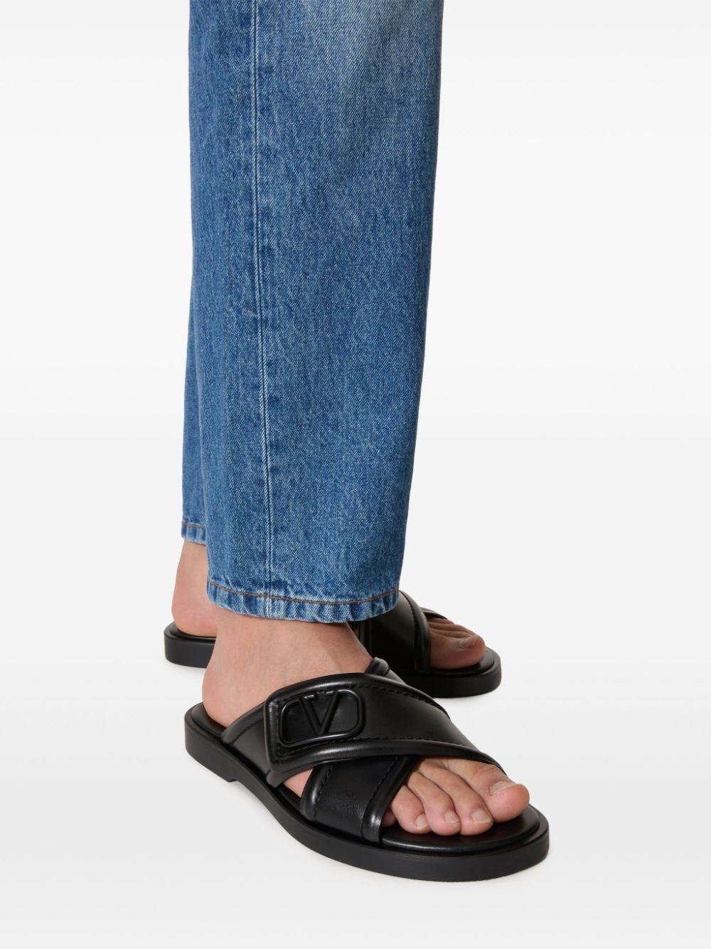VLogo Signature leather sandals - 6