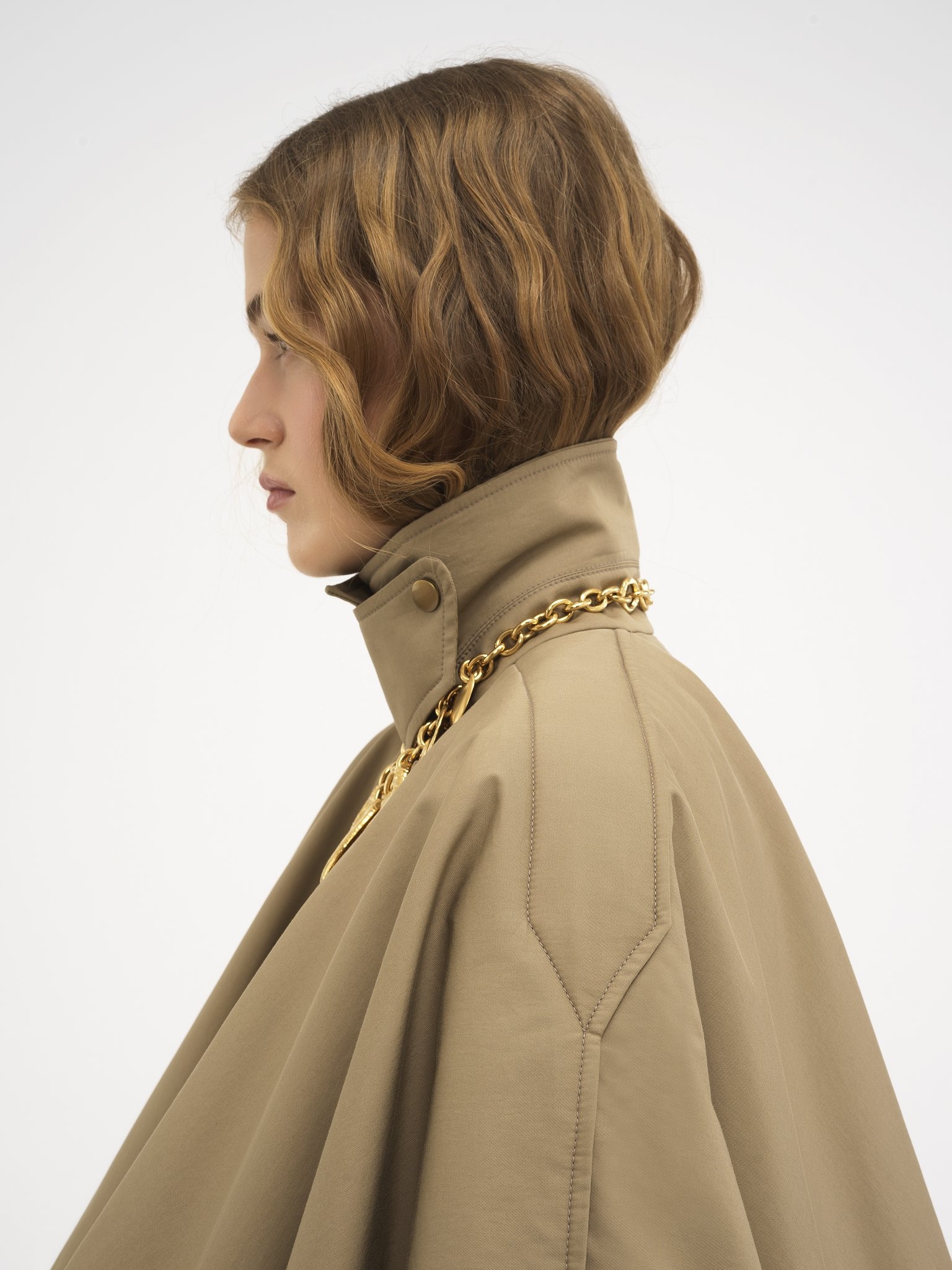 SHORT QUILTED CAPE IN COTTON GABARDINE - 7