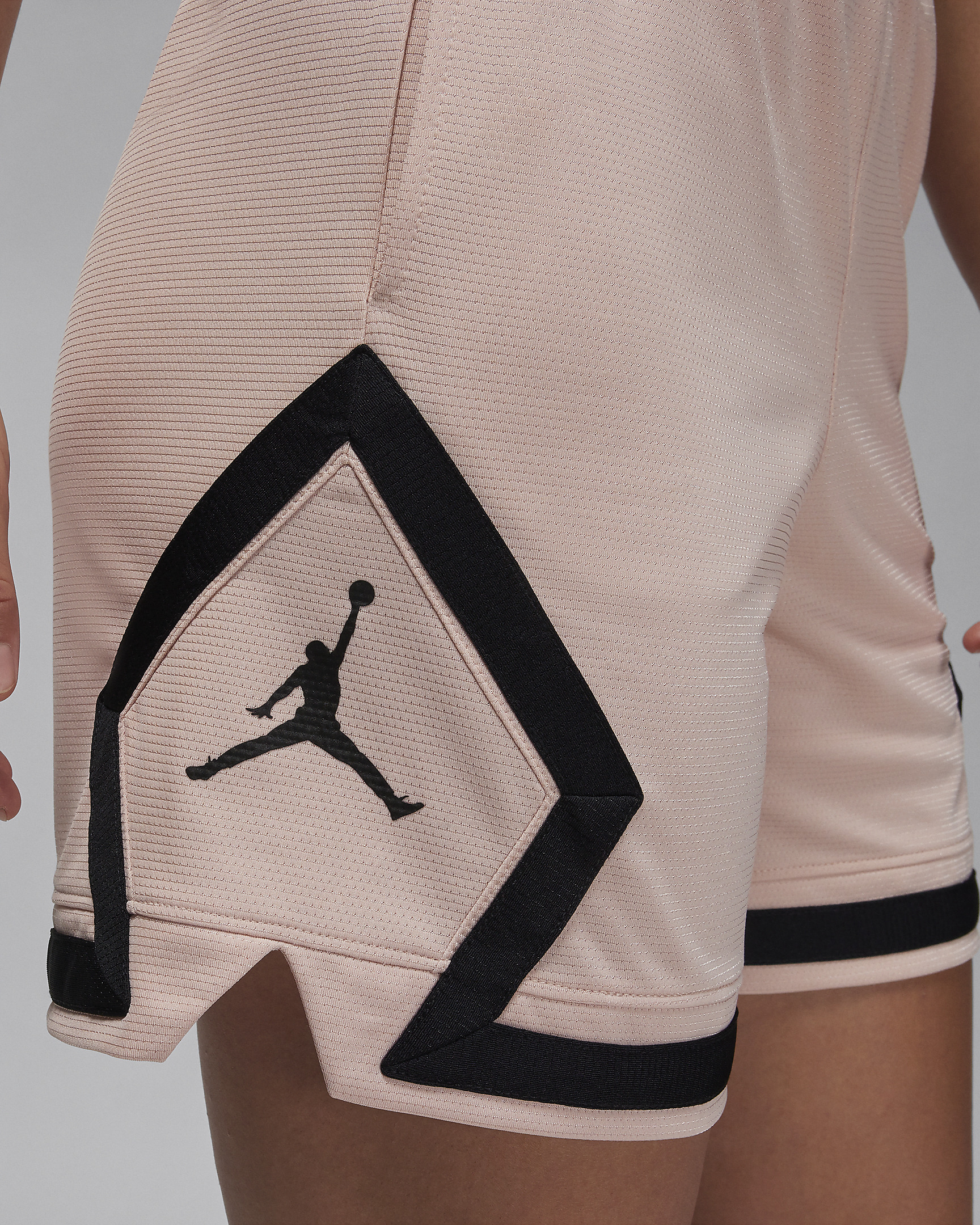 Jordan Sport Women's Diamond Shorts - 6