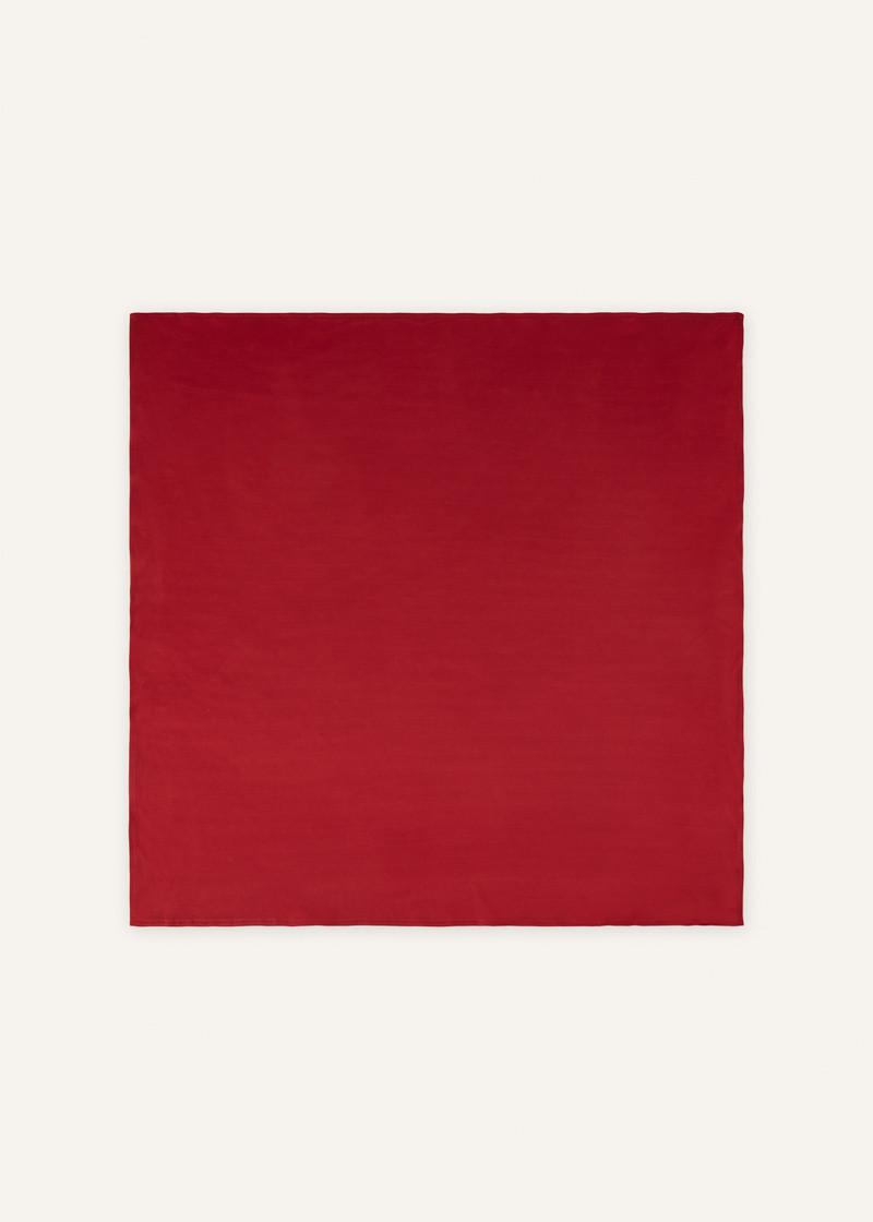 Versatile scarf in red 3