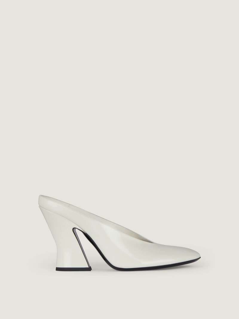SCULPTED HEELED MULES IN PATENT LEATHER 2