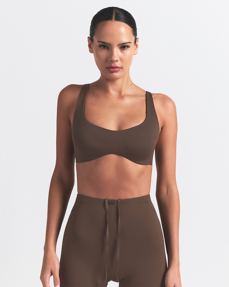 NikeSKIMS Matte Women's Shaping Scoop Bra 1