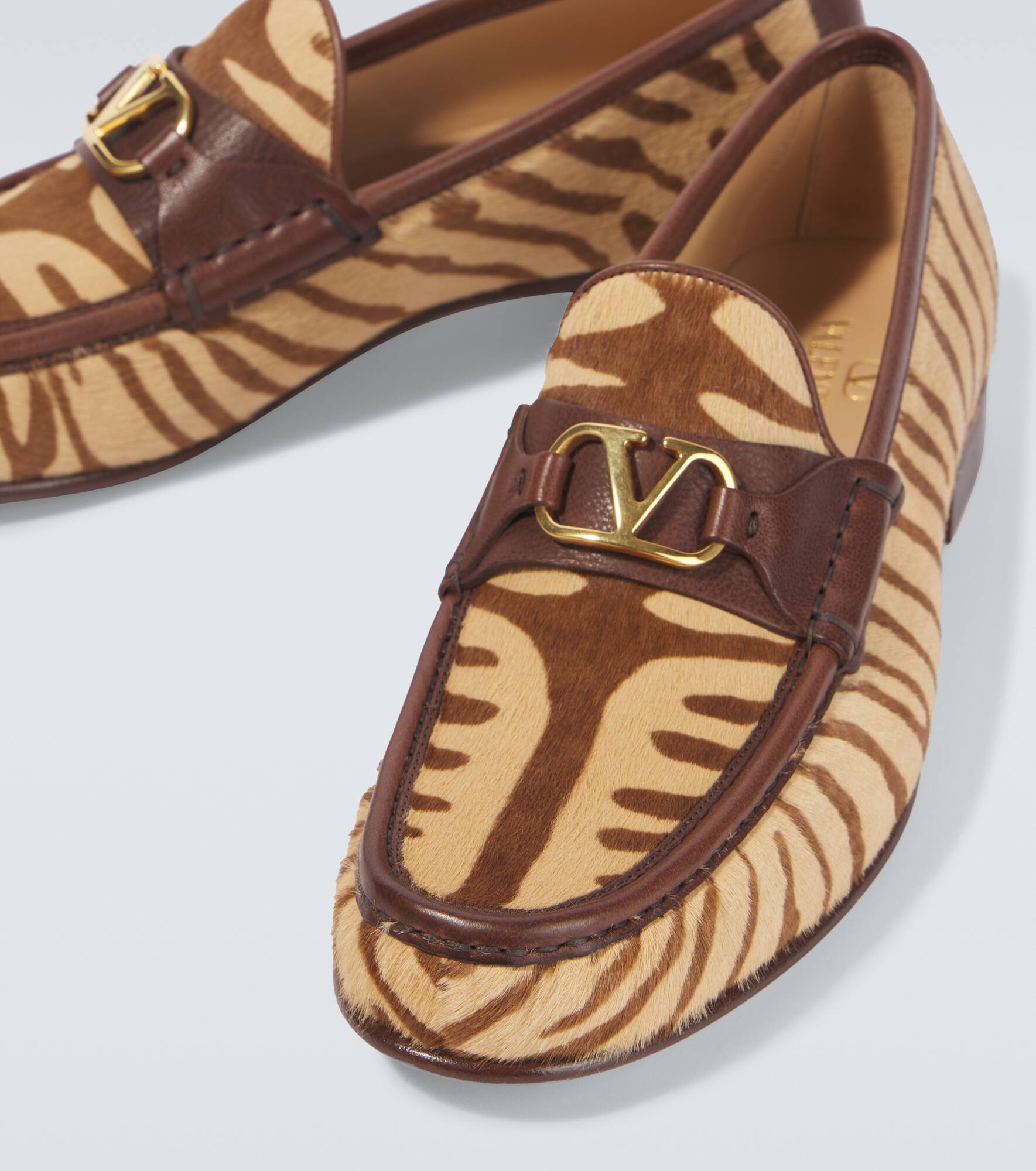 VLogo zebra-print calf hair loafers - 3