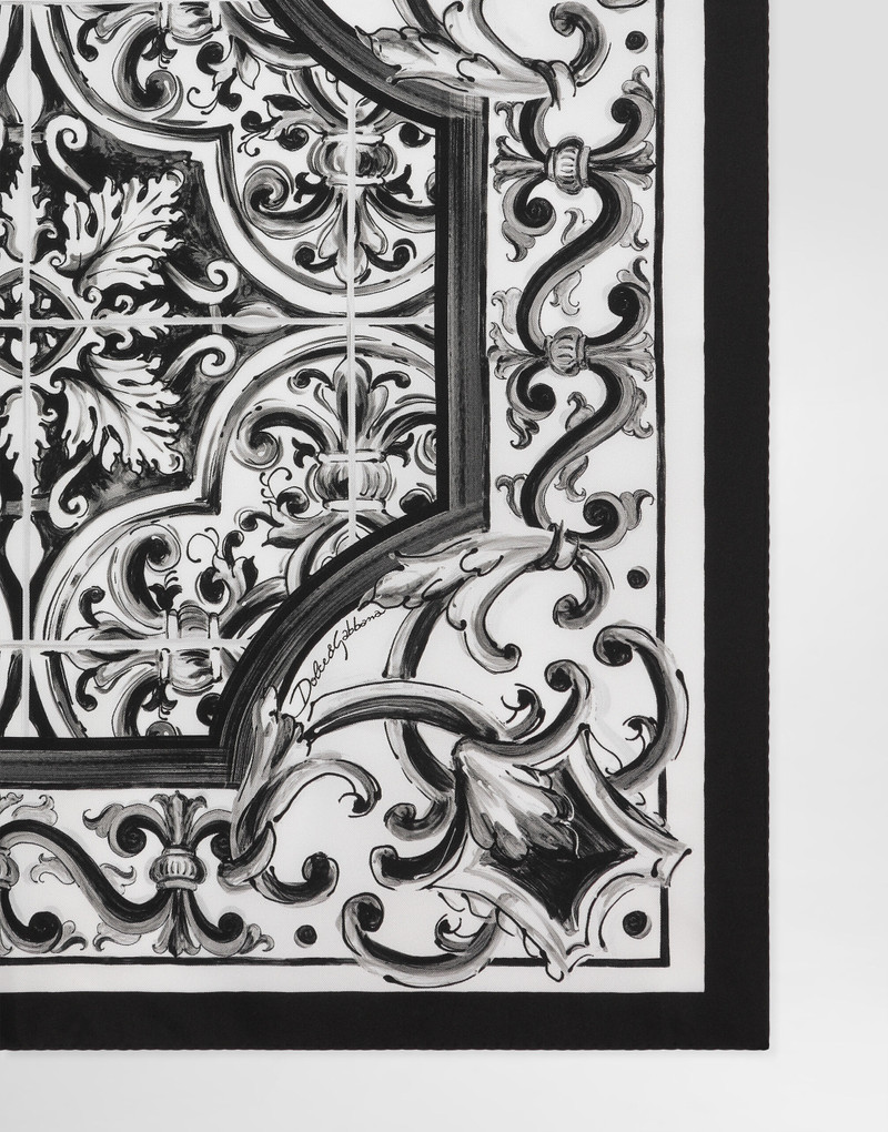 Dolce & Gabbana Majolica-print twill scarf outlook
