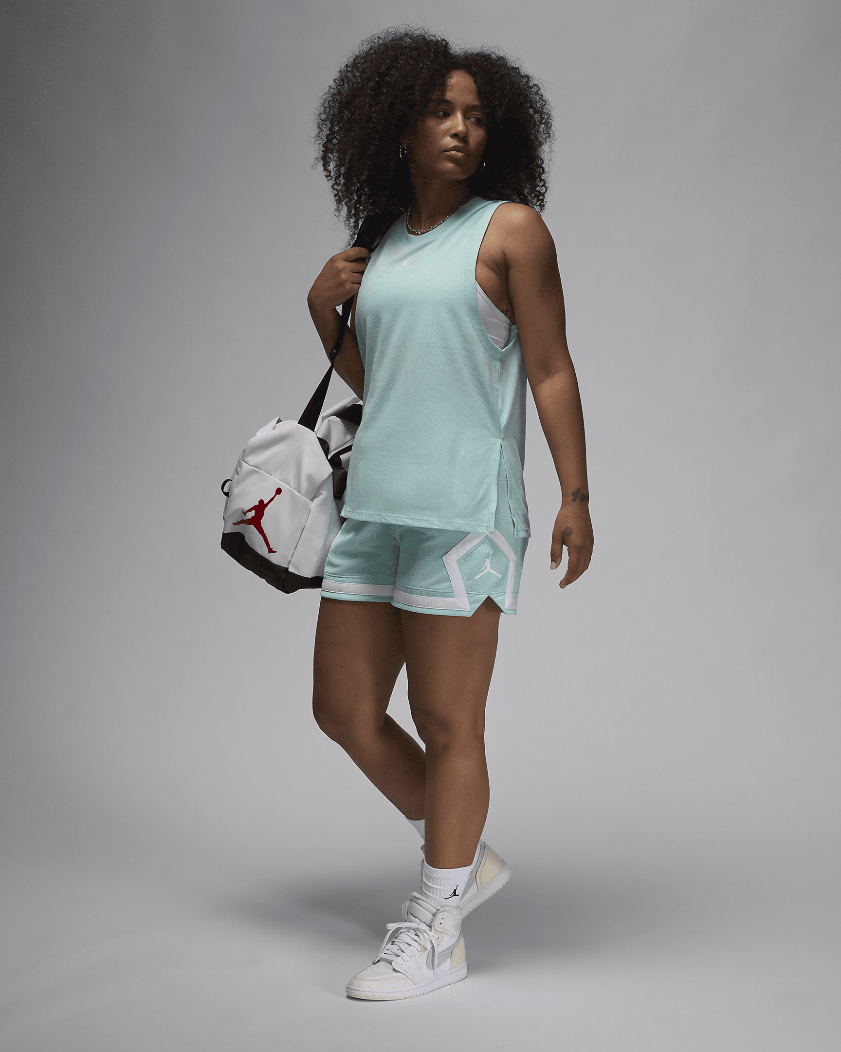 Jordan Sport Women's 4" Diamond Shorts - 7