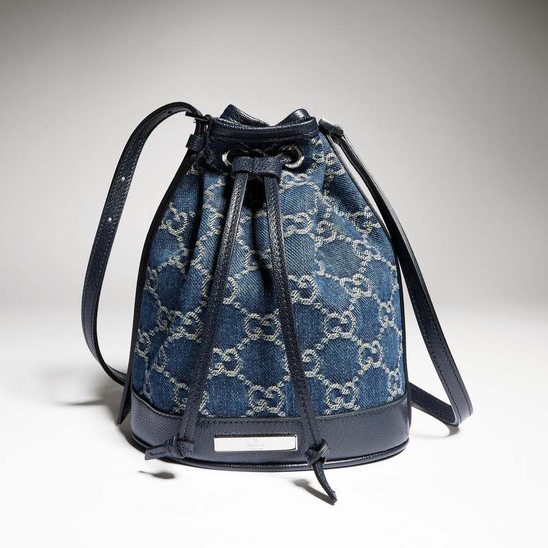 Mini bucket bag with Gucci plaque - 1