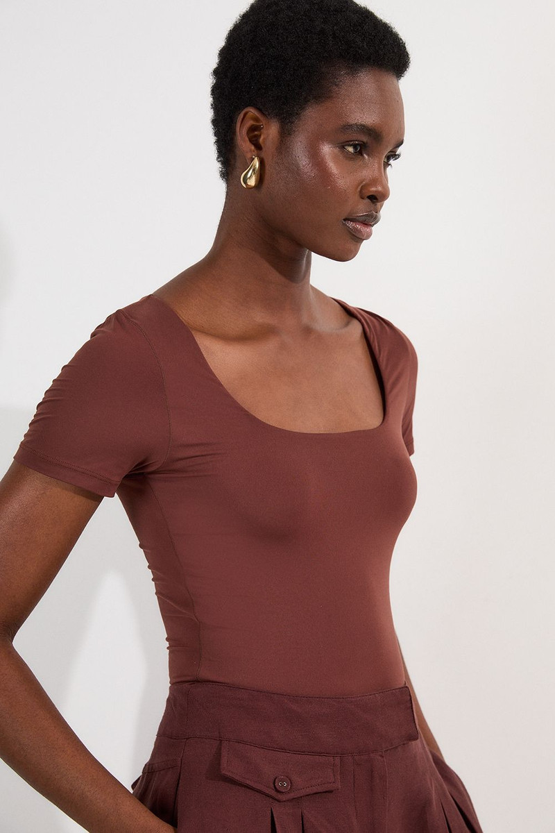 Contour Jersey Short Sleeve Scoop Neck Top 3