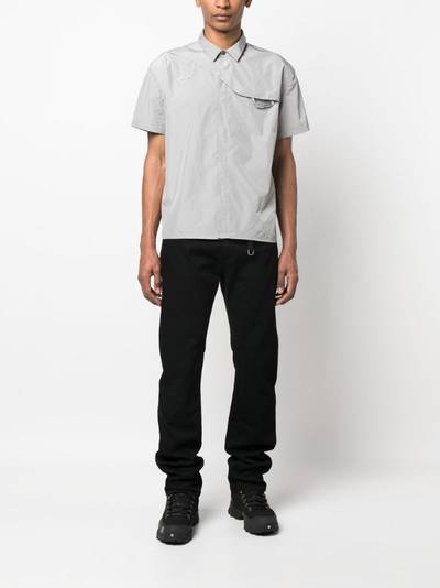 HELIOT EMIL™ carabiner-detail short-sleeved shirt outlook