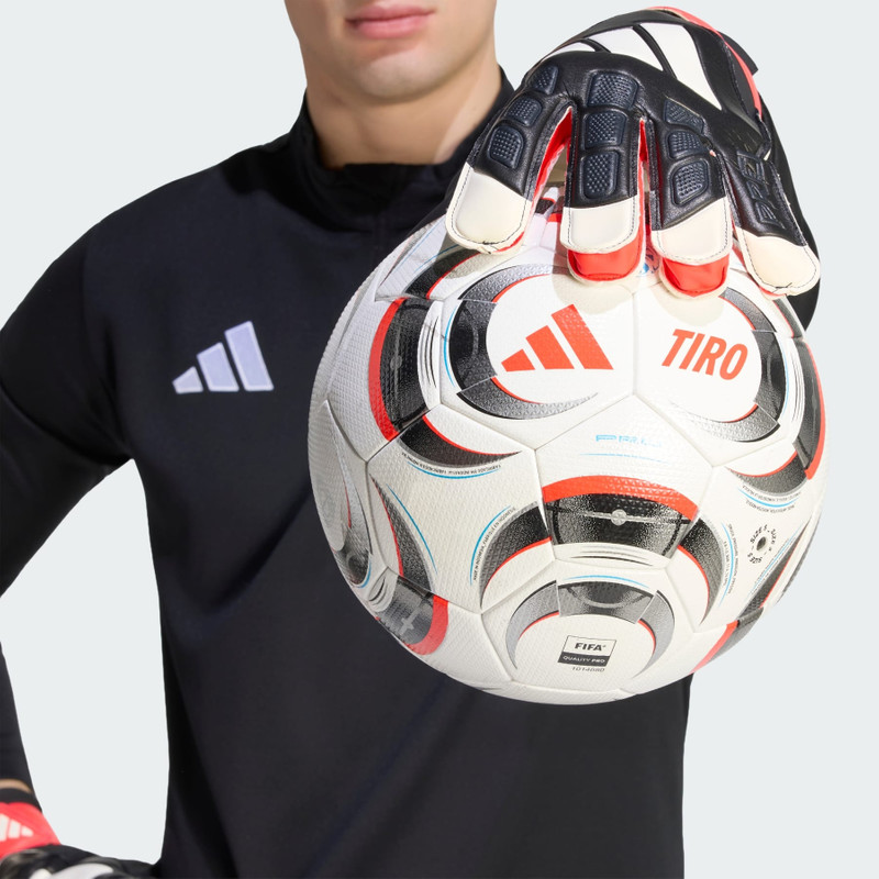 PREDATOR GOALKEEPER GLOVE TRAINING 4
