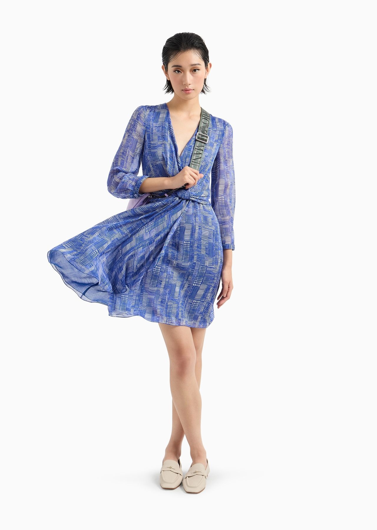 Silk-chiffon dress with crossover neckline and all-over geometric print - 4