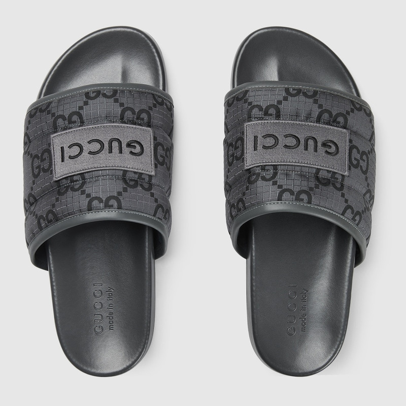 GUCCI Men's GG slide sandal outlook